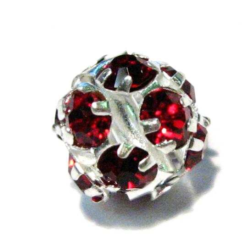 Crystal ball 10 mm silver set with red crystal stones.